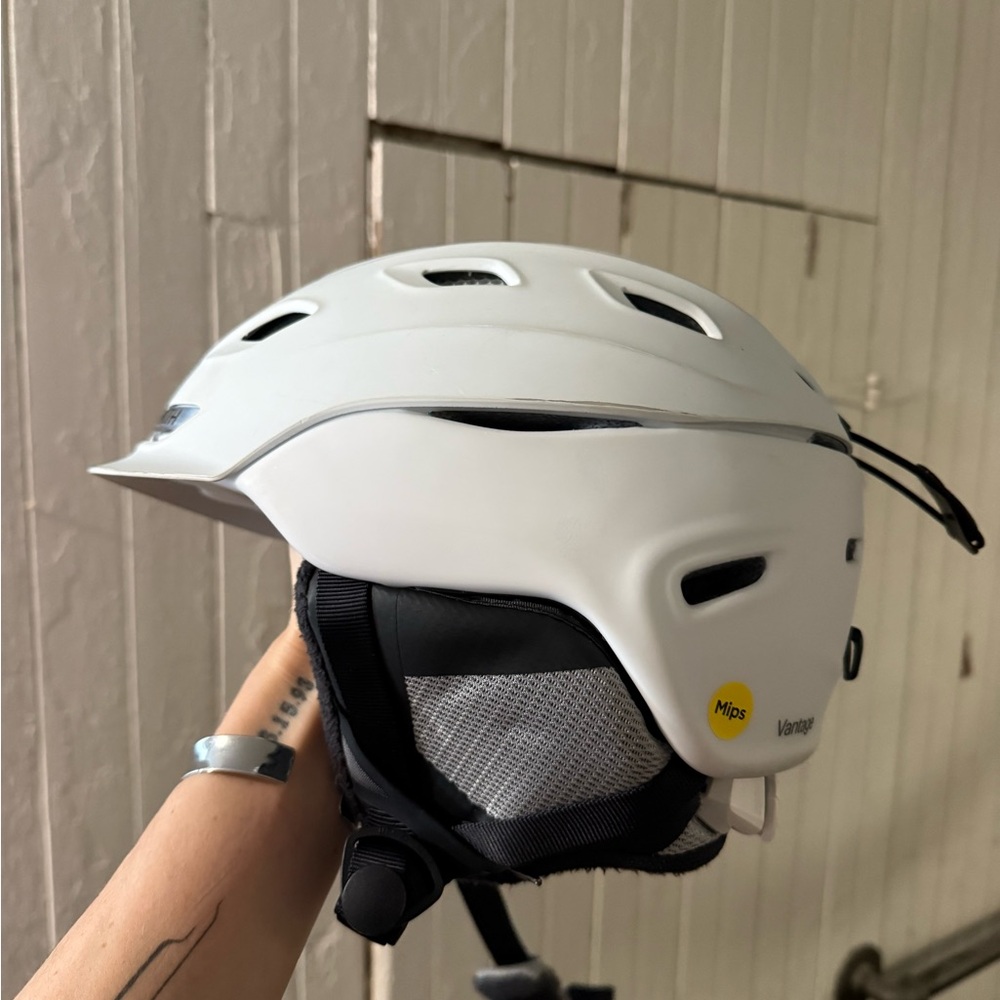 Smith Vantage Woman’s White Helmet